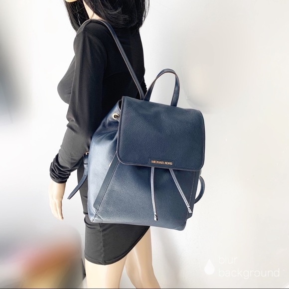 📌CLOSING SALE📌 Michael Kors Backpack 🎒 - Picture 2 of 7